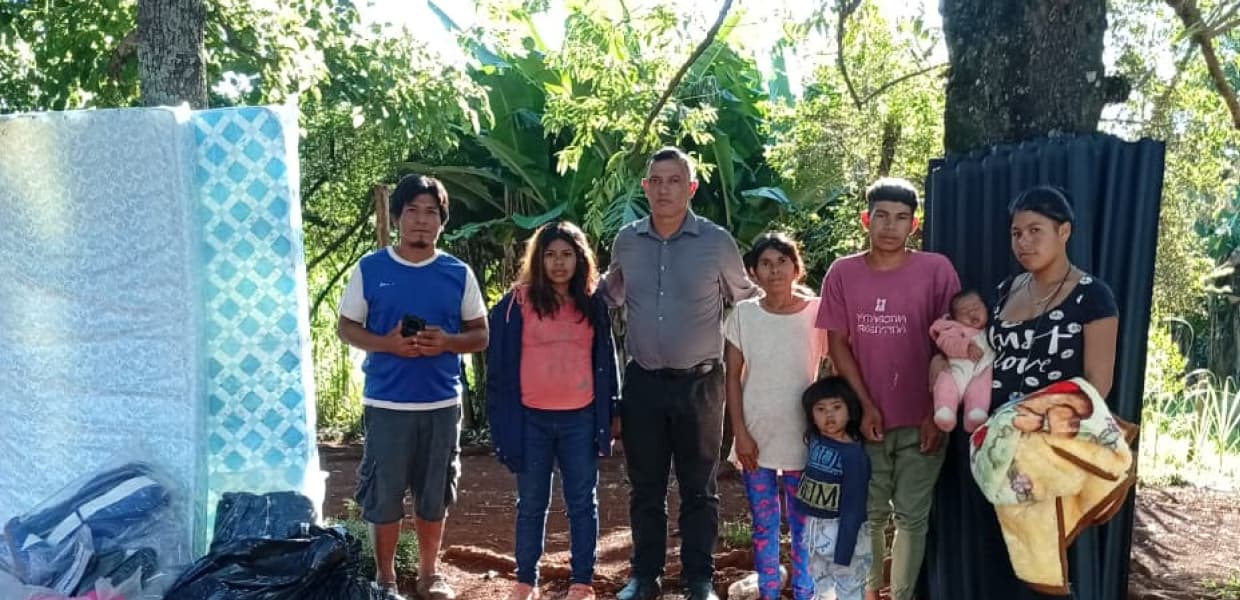 Imagen de portada para Fracrán asiste a familia damnificada por incendio en aldea Pai Antonio Martínez